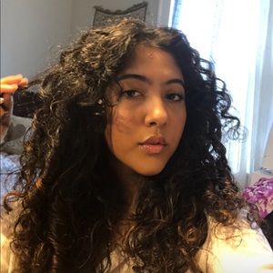 Meet your Posher, Fatima